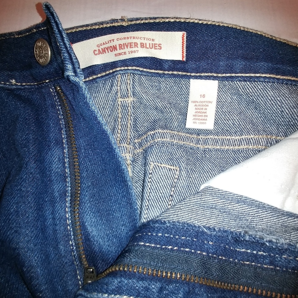 NEW LOW PRICE!!! Canyon River Blues Woman's Jeans - Picture 4 of 6